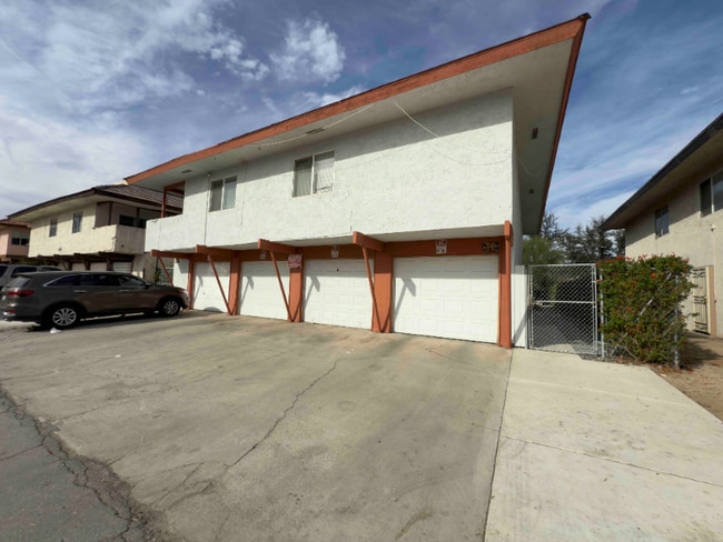 Building Photo - 821 Karma Ct