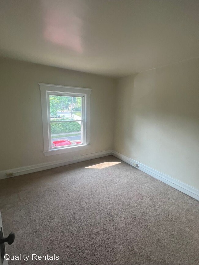 Building Photo - 3 br, 1 bath House - 228 E 26TH