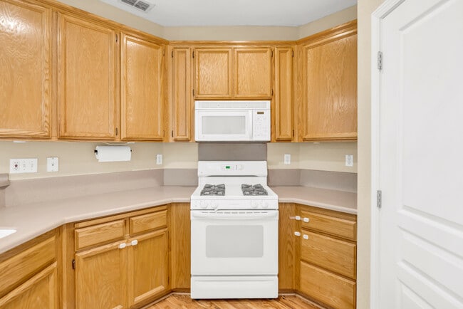 Building Photo - 3635 Poppy Hill Way