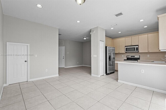 Building Photo - 623 NE 21st Terrace