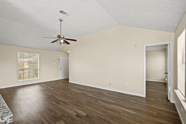 Building Photo - 16885 Blue Jay St