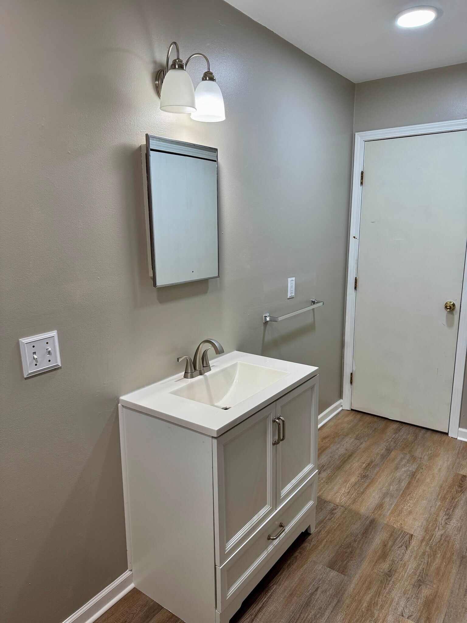 Building Photo - 1155 Maple St