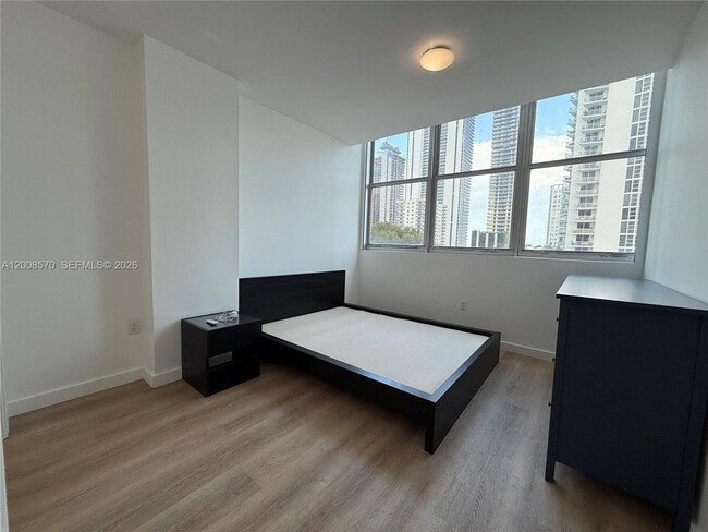 Building Photo - 2200 NE 4th Ave