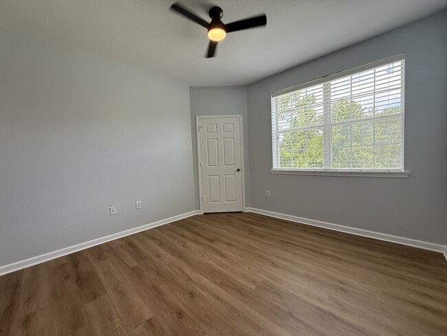 Building Photo - 440 S Villa San Marco Dr