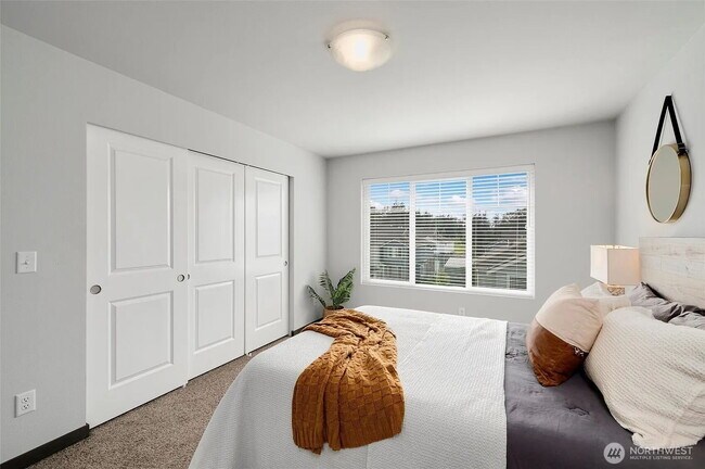 Building Photo - Modern 2-Bed, 2.5-Bath in Prime Location -...