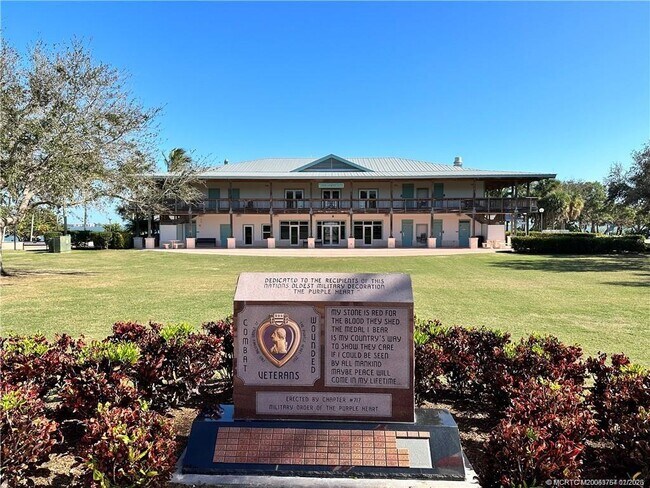 Building Photo - 2646 NE Pelican Wy