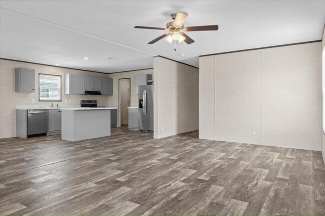 Building Photo - 6711 Hidden Oaks Dr