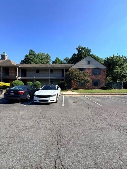 Building Photo - 3097 Colonial Way