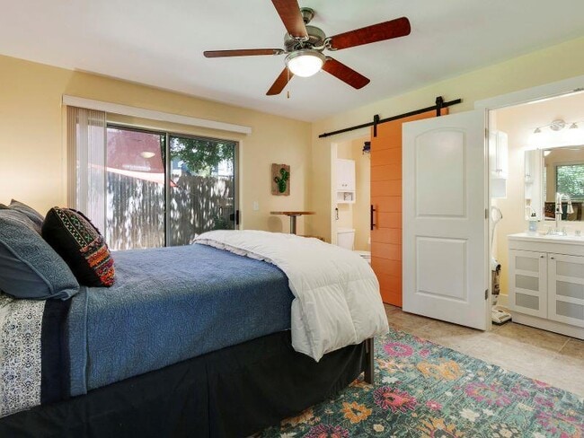 Building Photo - 13420 Lyndhurst St