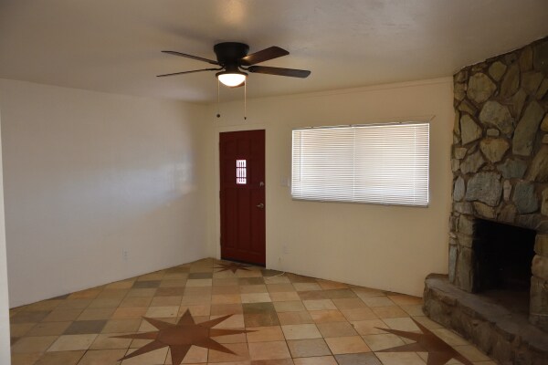 Primary Photo - 1514 W Palmer Dr.