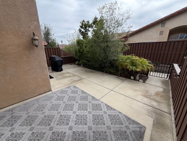 Building Photo - 4304 Foxenwood Cir