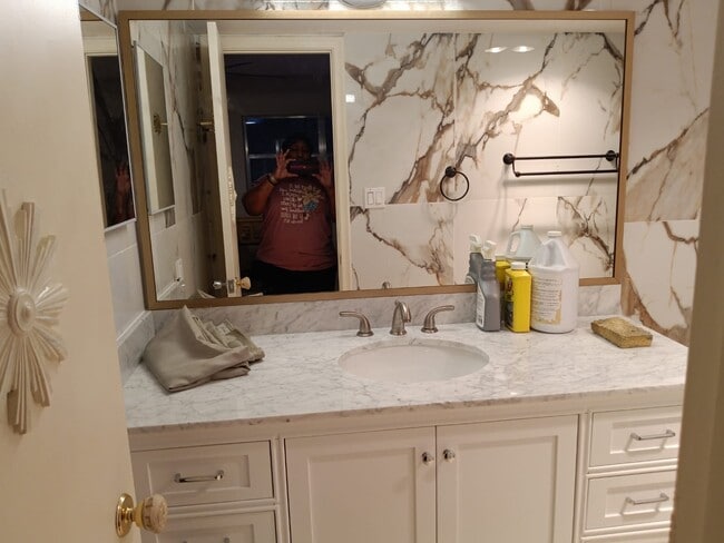 Building Photo - 4851 NW 21st St