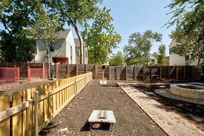Building Photo - 2017 Bluebonnet Ln