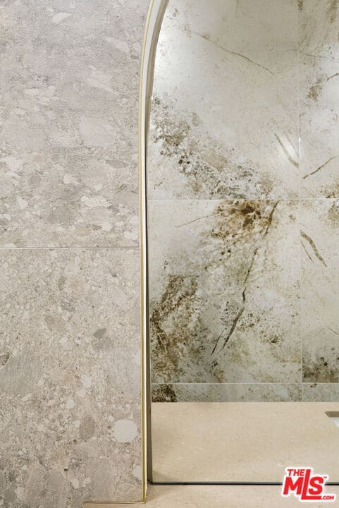 Building Photo - 1021 N Ogden Dr