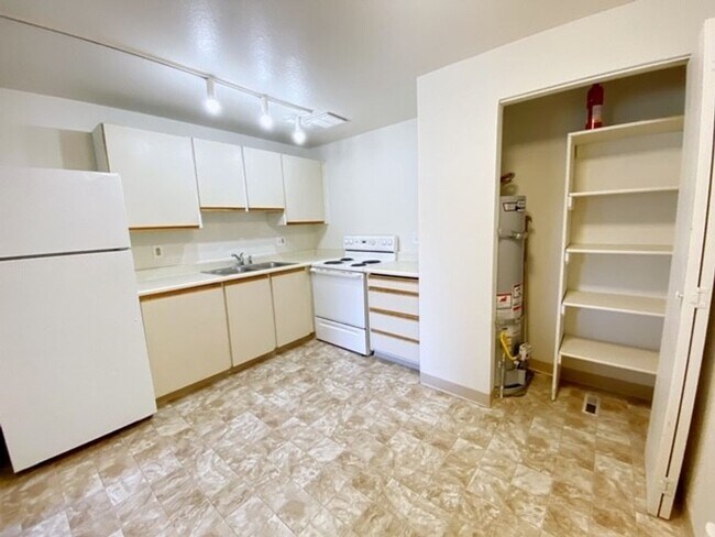 Building Photo - 4446 Reka Dr