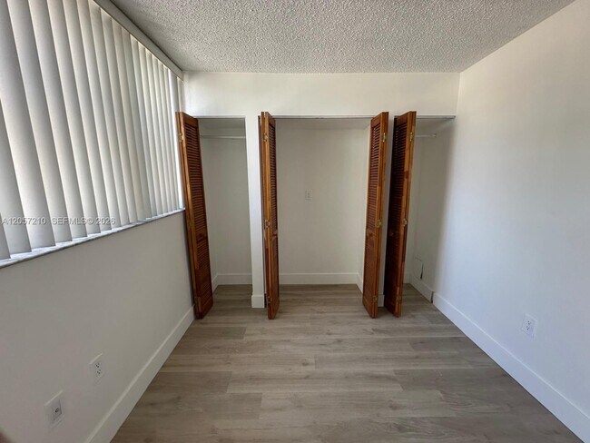 Building Photo - 8000 SW 149th Ave
