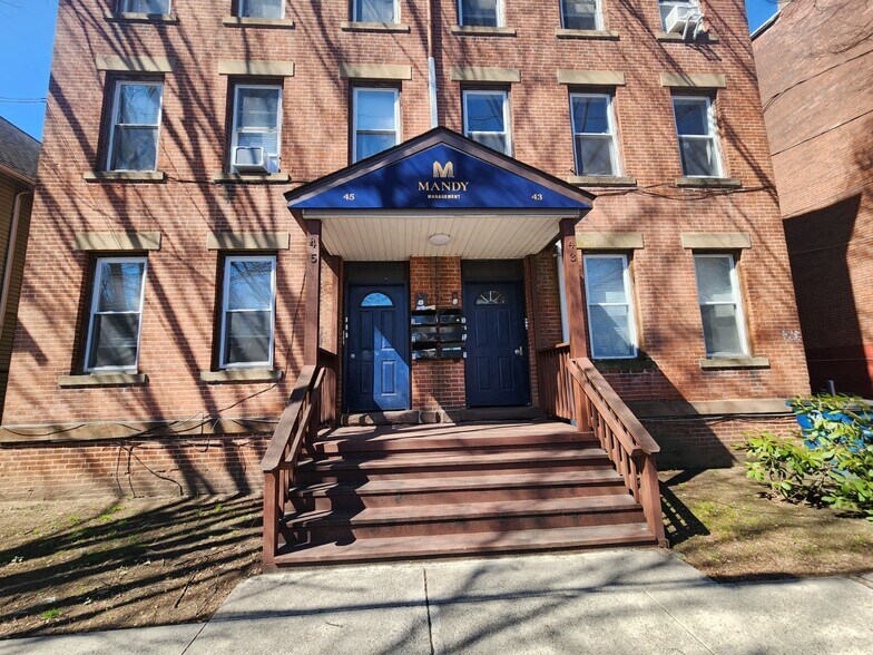 Building Photo - 43 William St