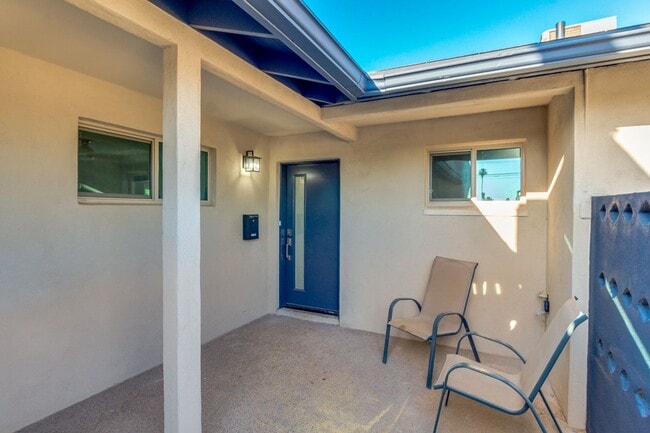 Building Photo - 4 Bedroom, 3 Baths, includes 2 Master Suites Just 1-Mile from ASU
