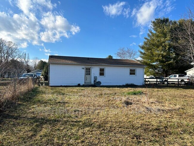 Building Photo - 26 Whiteoak Cir