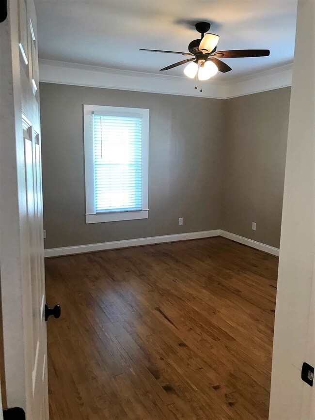 Building Photo - Beautiful 3 Bed 3.5 Bath House