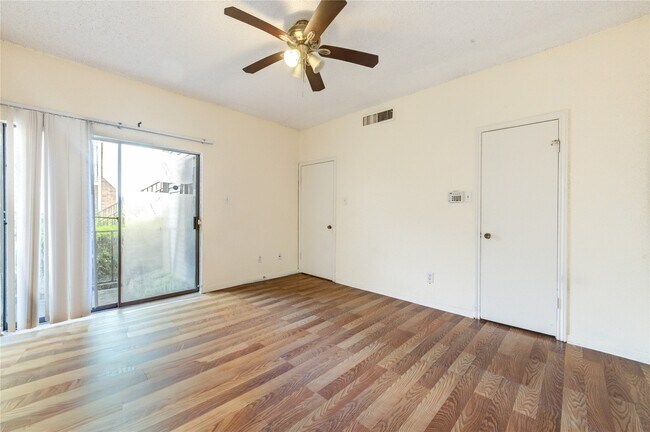 Building Photo - 3741 Thistlemont Dr
