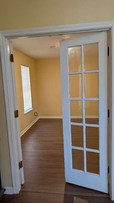 Building Photo - 663 Lagrange Pk Cv