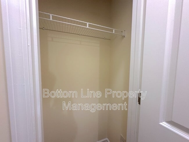 Building Photo - 9341 Hamel St