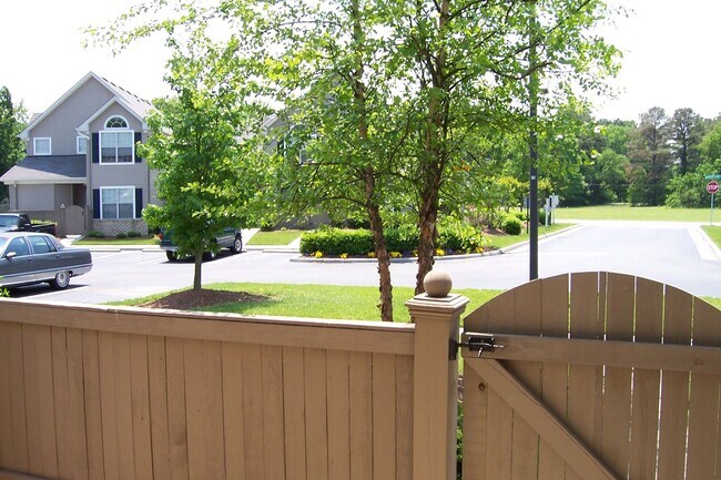 Building Photo - ADKINS RESERVE/SUMMERWIND