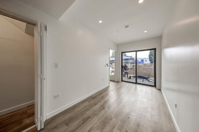 Building Photo - ONE MONTH FREE!! BRAND NEW CONSTRUCTION!! ...