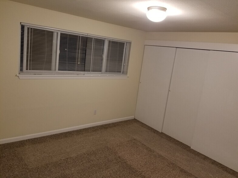 Bedroom - 14244 SE Allen Rd