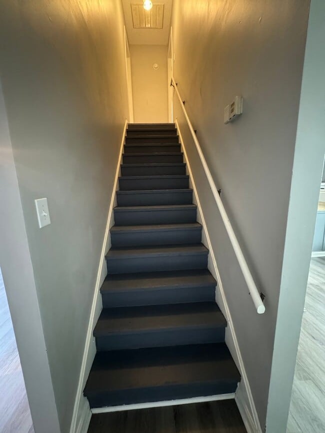 Building Photo - 2905 Frost Dr SW