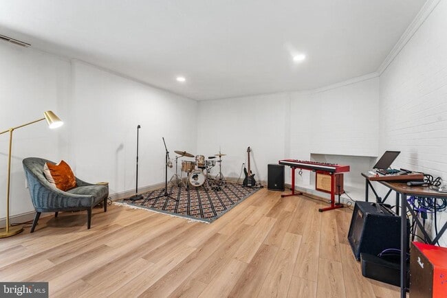 Building Photo - 2820 Ellicott St NW