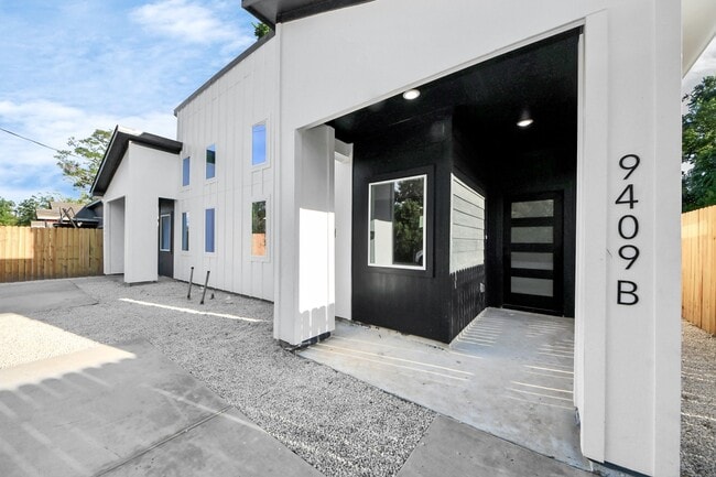 Building Photo - 9409 Caddo Rd