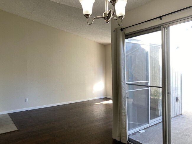 Building Photo - MJRA5516-20