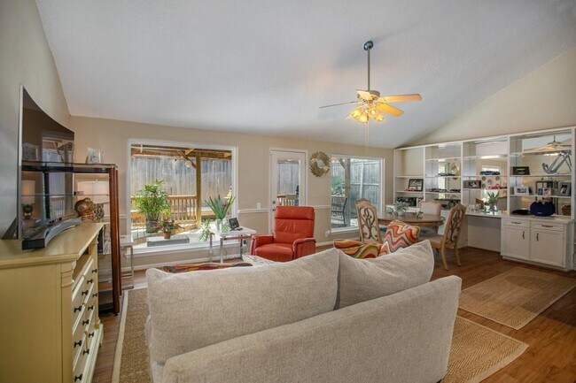 Building Photo - 2303 Silver Sage Dr