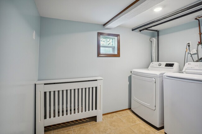 Building Photo - 197 Boston Ave