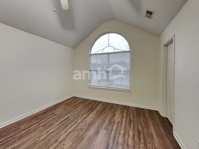 Building Photo - 148 Ventura Trl