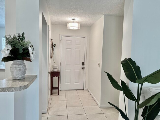 Building Photo - 3211 Jog Park Dr