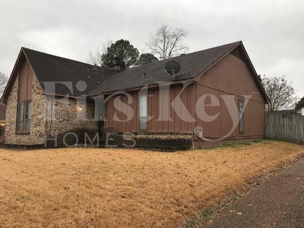 Building Photo - 5011 Autumnwood Dr