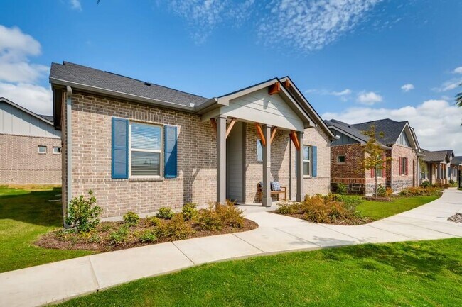 Building Photo - 8500 Comanche Springs Dr