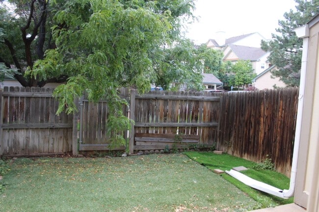 Building Photo - Dakota Station - 2 BR/2BA Condo!