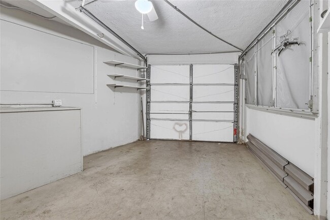 Building Photo - 2031 NW 39th Ct