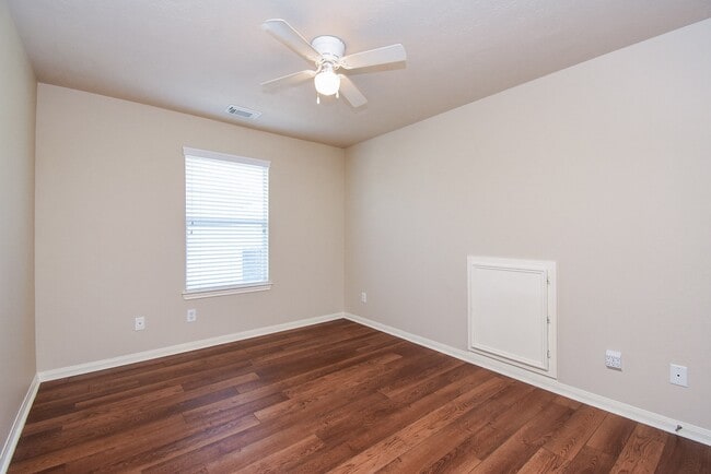 Building Photo - 15007 Grape Orchard Ct