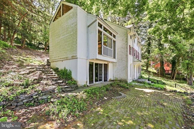 Building Photo - 803 Mill Creek Rd