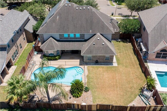 Building Photo - 31 El Jardin St