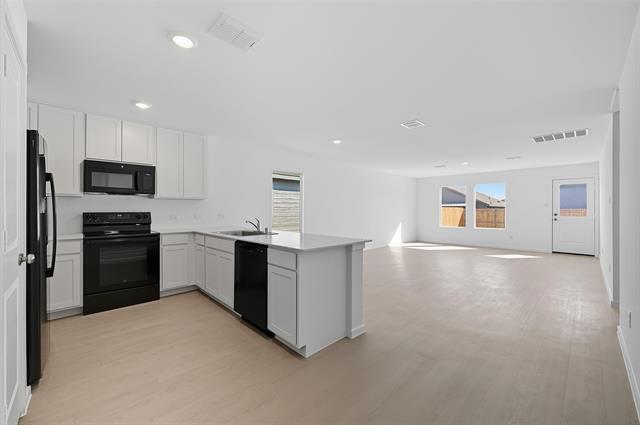 Building Photo - 6733 Haines Dr