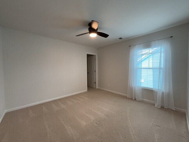 Building Photo - 292 Calm Water Way