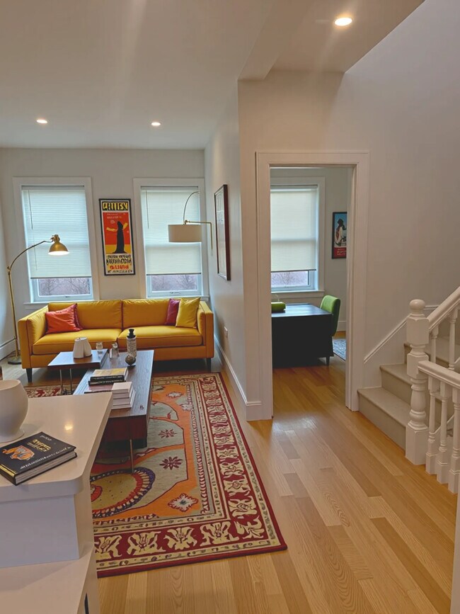 Building Photo - 8 Grove St