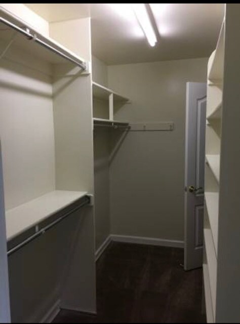 master bedroom spacious walking closet - 6916 Fairfax Dr