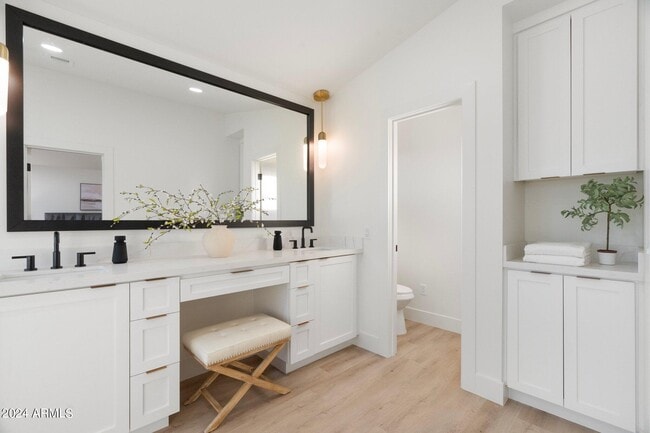 Building Photo - 1643 W Griswold Rd